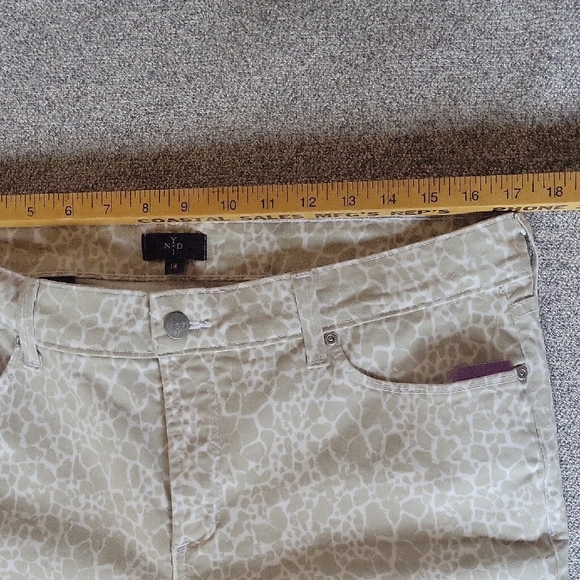 NYDJ Cream Animal Print Jeans Size 14 - Picture 7 of 12